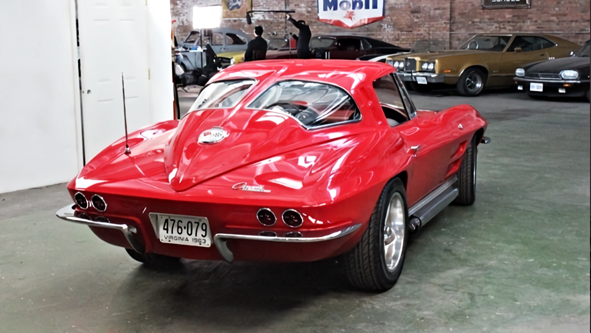 Click to Enlarge-Esc to Close Corvette Generations/C2/C2 1963 Split Win Convertible.jpg